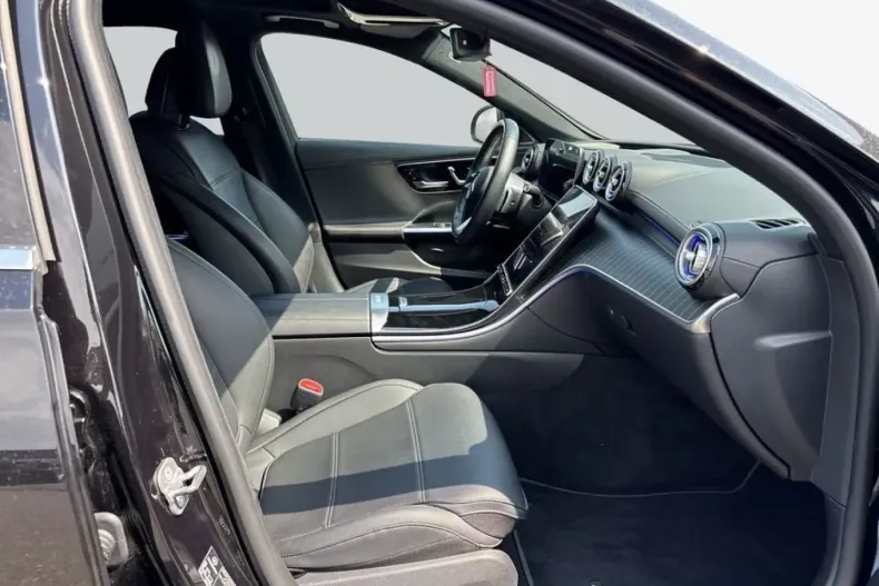 Mercedes-Benz C 300 (Clasa C) din 2023 cu 57.640 km - oferta MER243821 - foto 12