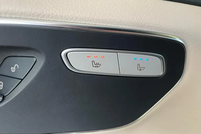 Mercedes-Benz V 300 (Clasa V) din 2022 cu 65.000 km - oferta MER243827 - foto 9