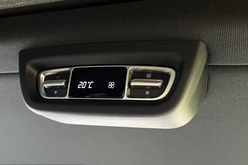Mercedes-Benz V 300 (Clasa V) din 2022 cu 65.000 km - oferta MER243827 - foto 22