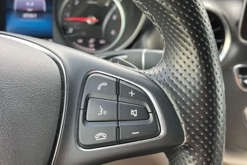 Mercedes-Benz V 300 (Clasa V) din 2022 cu 65.000 km - oferta MER243827 - foto 30