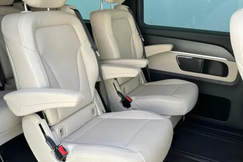 Mercedes-Benz V 300 (Clasa V) din 2022 cu 65.000 km - oferta MER243827 - foto 37