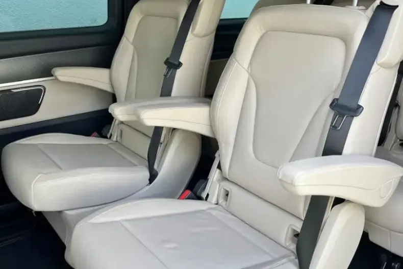 Mercedes-Benz V 300 (Clasa V) din 2022 cu 65.000 km - oferta MER243827 - foto 38