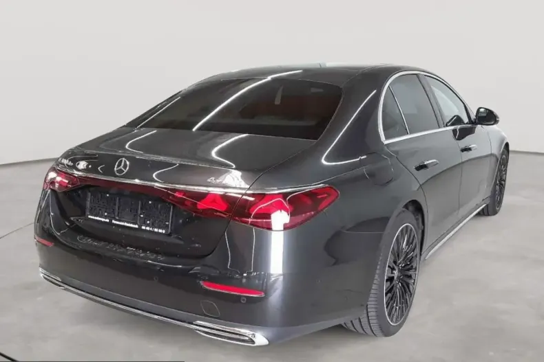 Mercedes-Benz E 300 (Clasa E) din 2024 cu 15.179 km - oferta MER243828 - foto 4