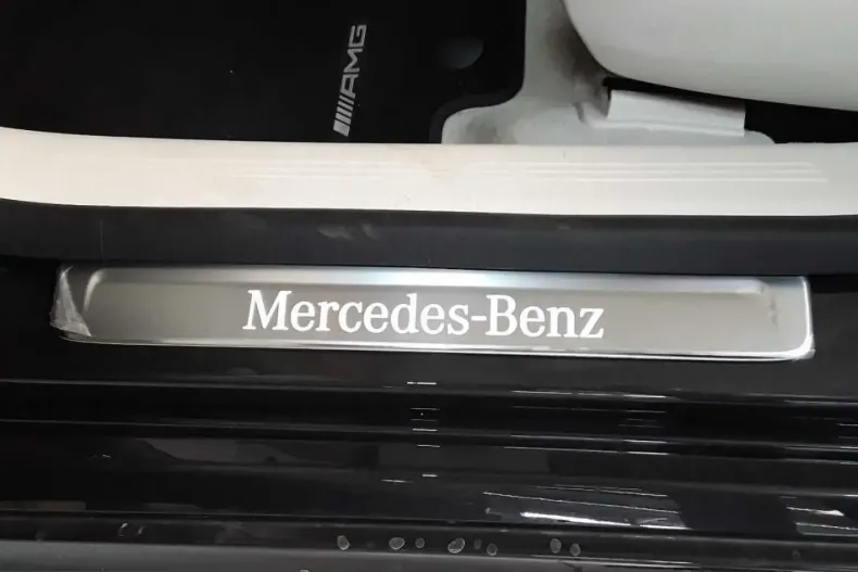 Mercedes-Benz E 300 (Clasa E) din 2024 cu 15.179 km - oferta MER243828 - foto 21