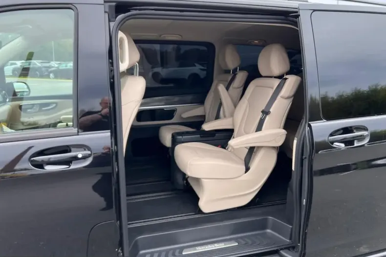 Mercedes-Benz V 300 (Clasa V) din 2023 cu 42.500 km - oferta MER243835 - foto 7