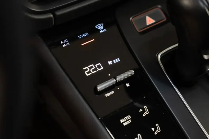 Porsche Macan din 2022 cu 72.400 km - oferta POR243836 - foto 26
