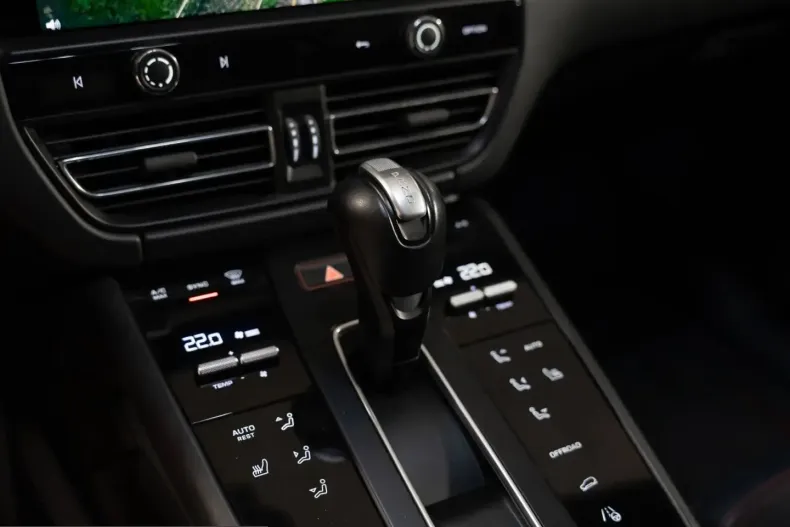 Porsche Macan din 2022 cu 72.400 km - oferta POR243836 - foto 27