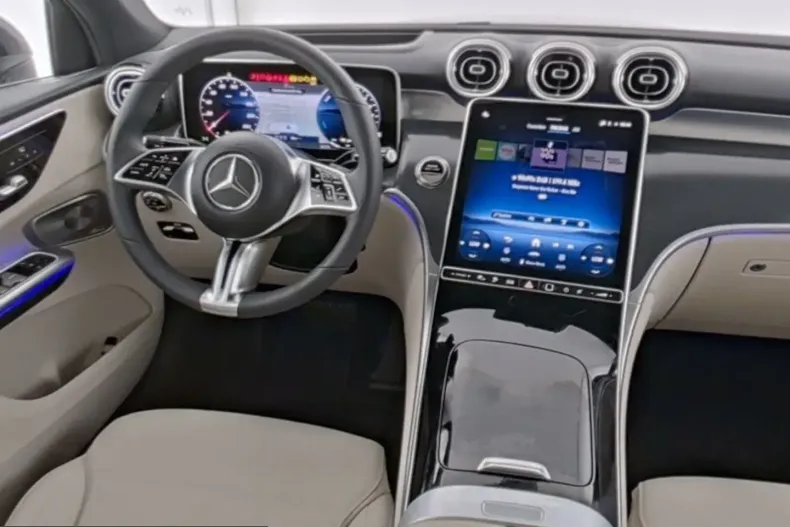 Mercedes-Benz GLC 300 (Clasa GLC) din 2025 cu 10.500 km - oferta MER243839 - foto 7
