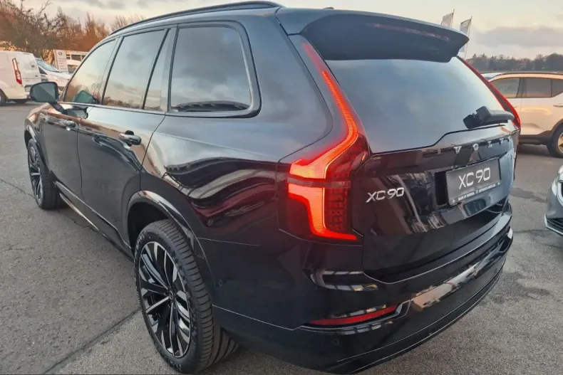 Volvo XC90 din 2025 cu 17.500 km - oferta VOL243847 - foto 9