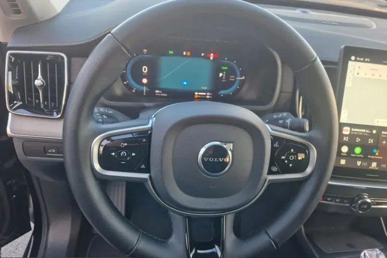 Volvo XC90 din 2025 cu 17.500 km - oferta VOL243847 - foto 12