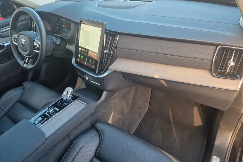 Volvo XC90 din 2025 cu 17.500 km - oferta VOL243847 - foto 18