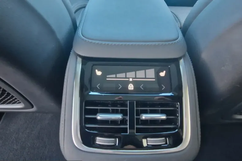 Volvo XC90 din 2025 cu 17.500 km - oferta VOL243847 - foto 21