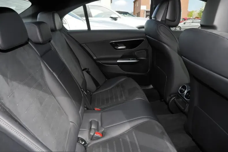 Mercedes-Benz C 300 (Clasa C) din 2025 cu 22.723 km - oferta MER243874 - foto 13