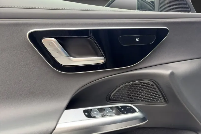 Mercedes-Benz E 200 (Clasa E) din 2025 cu 21.191 km - oferta MER243888 - foto 6
