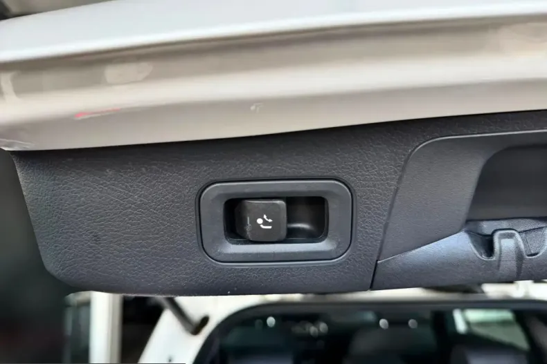 Mercedes-Benz EQA (Clasa GLA) din 2023 cu 63.700 km - oferta MER243892 - foto 10