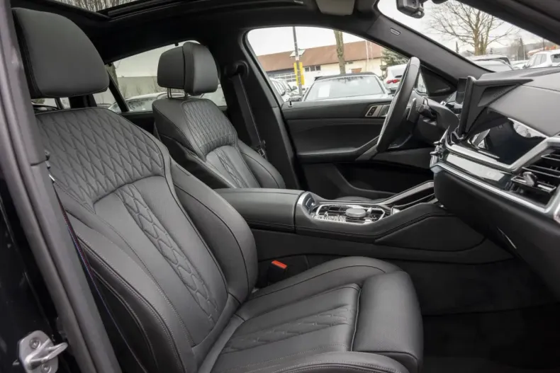 BMW X6 (Seria X) din 2025 cu 5.965 km - oferta BMW243898 - foto 3