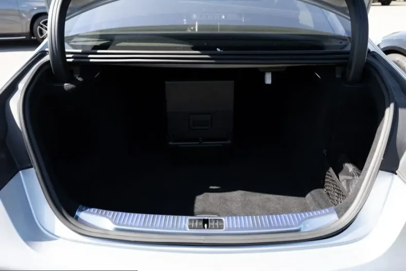 Mercedes-Benz S 500 (Clasa S) din 2025 cu 5.470 km - oferta MER243915 - foto 6