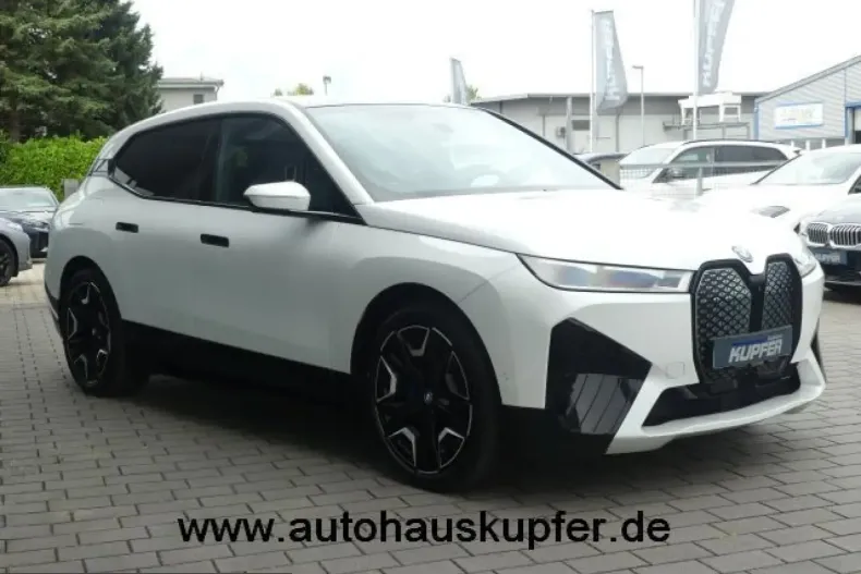 BMW iX din 2023 cu 17.080 km - oferta BMW243920 - foto 3