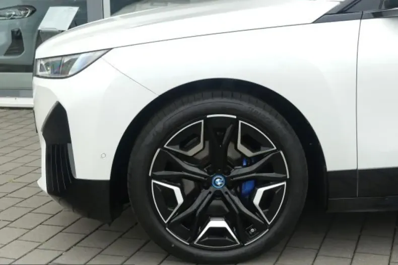 BMW iX din 2023 cu 17.080 km - oferta BMW243920 - foto 5