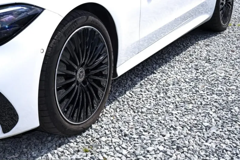 Mercedes-Benz CLE 200 (Clasa CLE) din 2025 cu 28.695 km - oferta MER243926 - foto 4