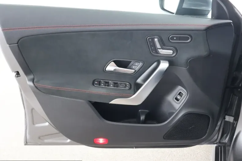 Mercedes-Benz CLA 250 (Clasa CLA) din 2023 cu 73.300 km - oferta MER243928 - foto 12