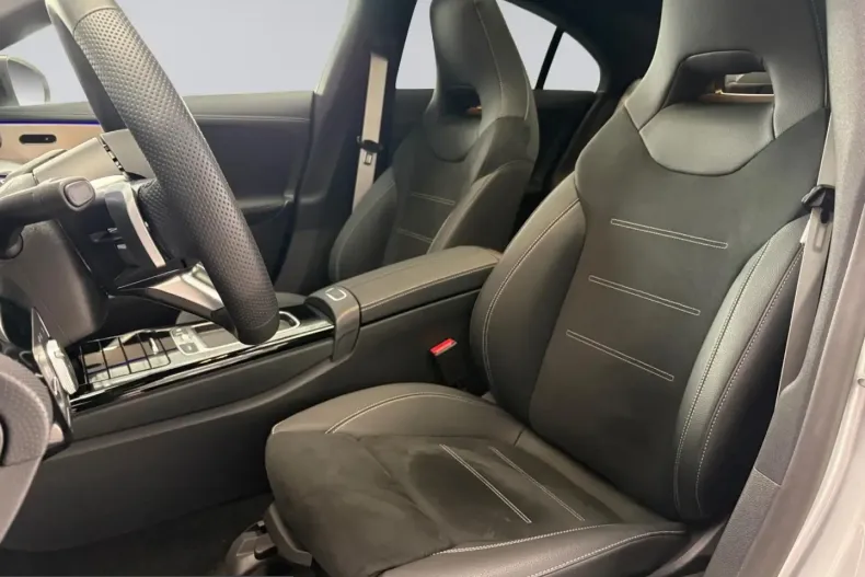 Mercedes-Benz CLA 200 (Clasa CLA) din 2025 cu 6.294 km - oferta MER243931 - foto 10
