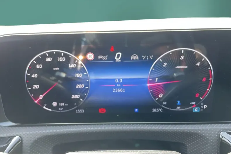 Mercedes-Benz CLA 220 (Clasa CLA) din 2025 cu 23.656 km - oferta MER243933 - foto 13