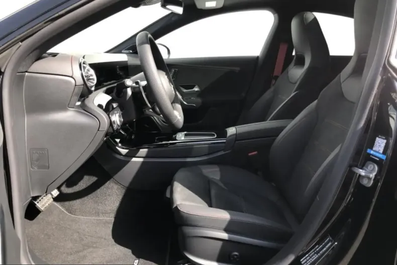 Mercedes-Benz CLA 35 AMG (Clasa CLA) din 2024 cu 20.250 km - oferta MER243935 - foto 5