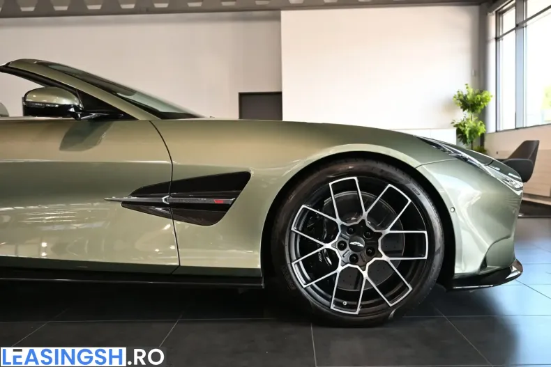 Aston Martin Vanquish din 2025 cu 13.500 km - oferta AST243936 - foto 12