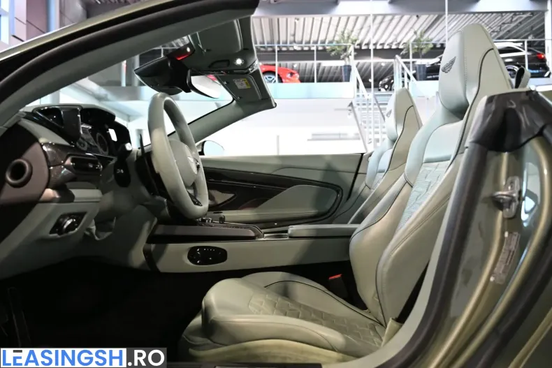 Aston Martin Vanquish din 2025 cu 13.500 km - oferta AST243936 - foto 33