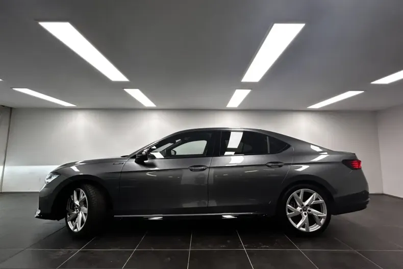 Skoda Superb din 2025 cu 9.988 km - oferta SKO243942 - foto 2