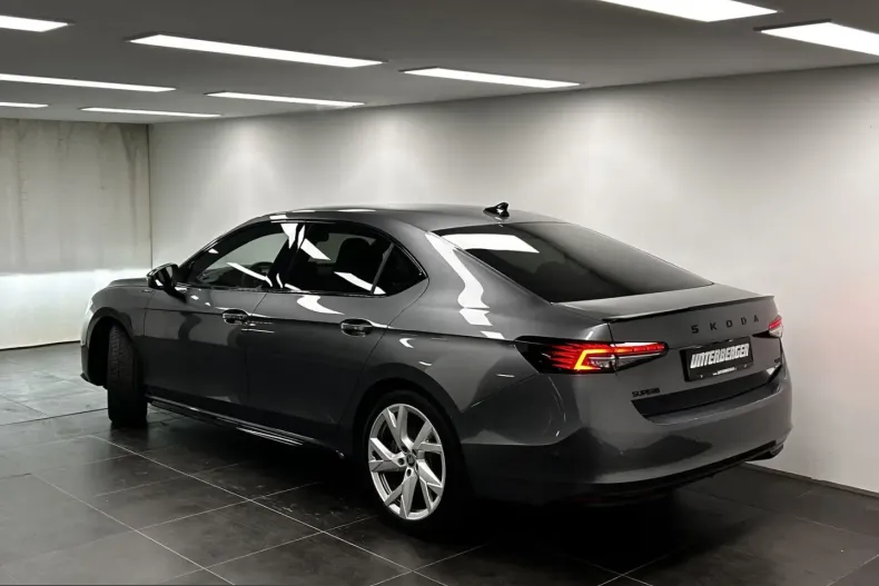 Skoda Superb din 2025 cu 9.988 km - oferta SKO243942 - foto 3