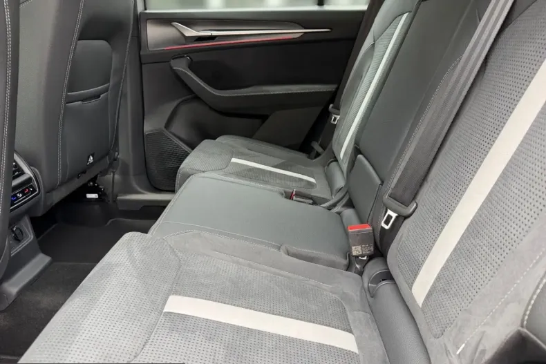 Skoda Kodiaq din 2025 cu 17.177 km - oferta SKO243951 - foto 8