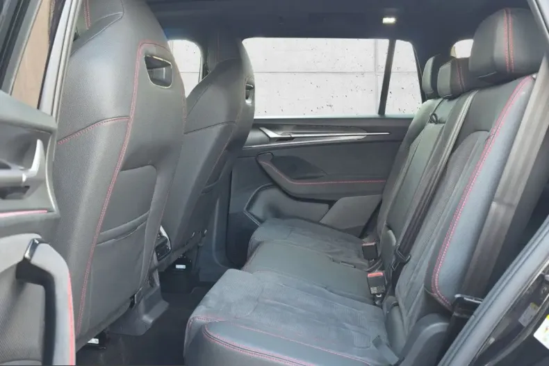 Skoda Kodiaq din 2025 cu 21.772 km - oferta SKO243953 - foto 9