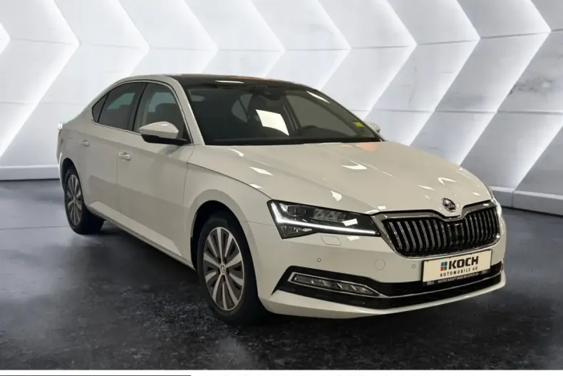 Skoda Superb din 2023 cu 30.650 km - oferta SKO243968 - foto 4