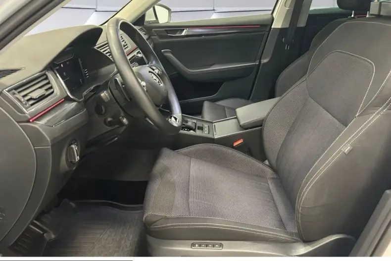 Skoda Superb din 2023 cu 30.650 km - oferta SKO243968 - foto 5