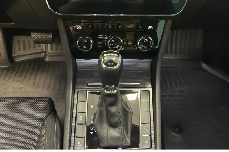 Skoda Superb din 2023 cu 30.650 km - oferta SKO243968 - foto 9