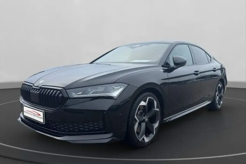 Skoda Superb din 2025 cu 30.000 km - oferta SKO243975 - foto 1