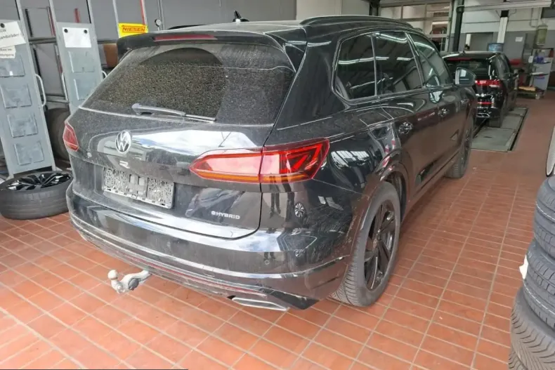 Volkswagen Touareg din 2023 cu 58.561 km - oferta VOL243984 - foto 6