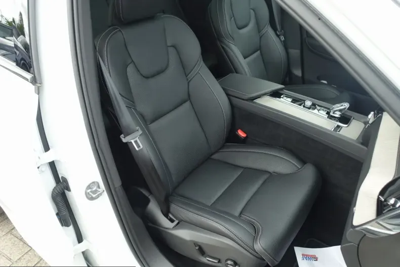 Volvo XC60 din 2025 cu 9.058 km - oferta VOL243985 - foto 8