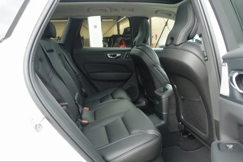 Volvo XC60 din 2025 cu 9.058 km - oferta VOL243985 - foto 9