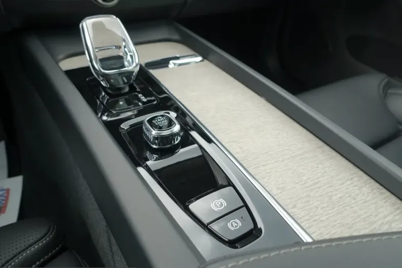 Volvo XC60 din 2025 cu 9.058 km - oferta VOL243985 - foto 14