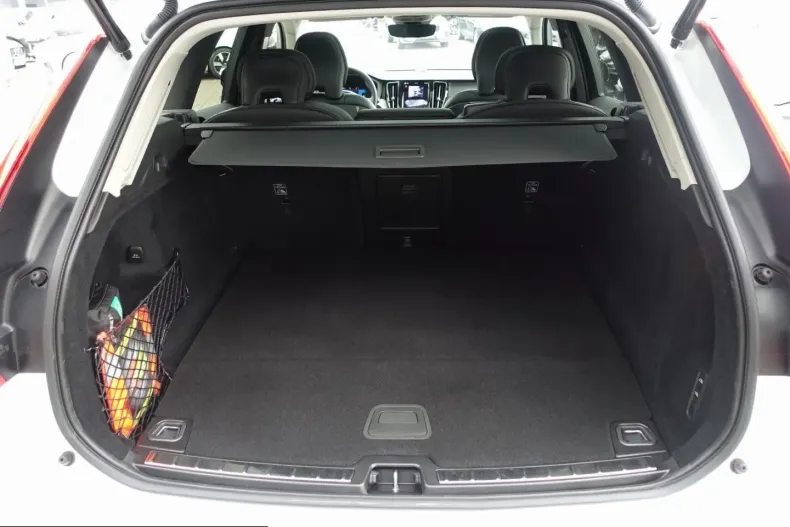 Volvo XC60 din 2025 cu 9.058 km - oferta VOL243985 - foto 26