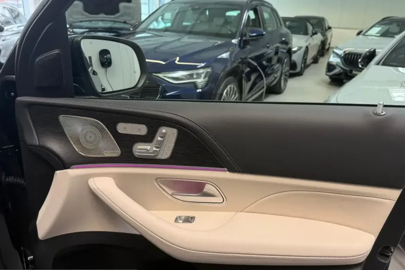Mercedes-Benz GLE 53 AMG (Clasa GLE) din 2025 cu 8.519 km - oferta MER243996 - foto 13