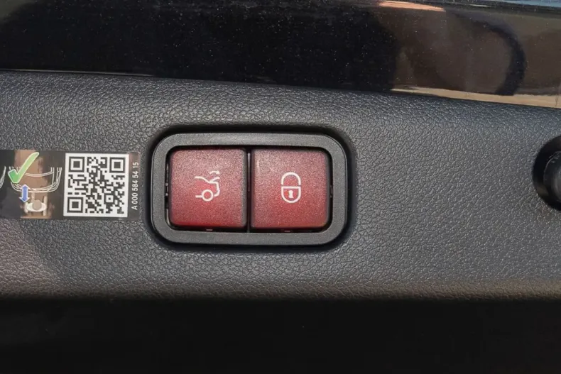 Mercedes-Benz E 450 (Clasa E) din 2025 cu 13.991 km - oferta MER244000 - foto 11