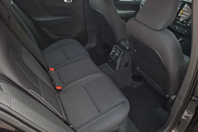 Volvo XC40 din 2021 cu 121.204 km - oferta VOL244023 - foto 12