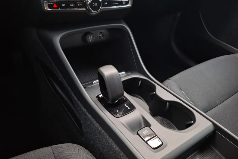 Volvo XC40 din 2021 cu 121.204 km - oferta VOL244023 - foto 29