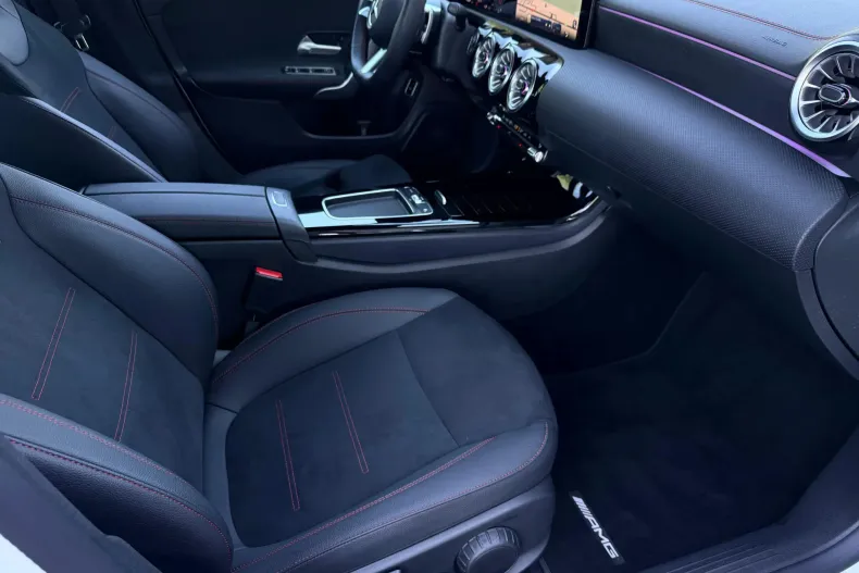 Mercedes-Benz CLA 180 (Clasa CLA) din 2025 cu 17.400 km - oferta MER244024 - foto 14