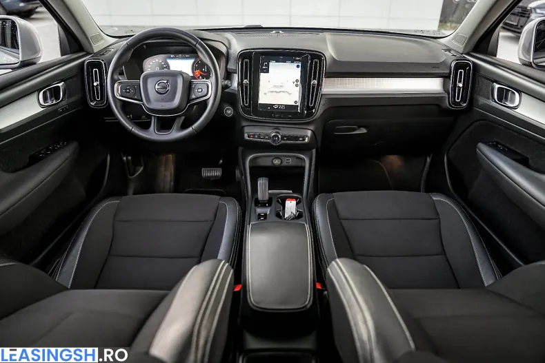 Volvo XC40 din 2020 cu 99.450 km - oferta VOL244033 - foto 5