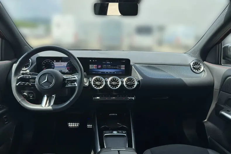 Mercedes-Benz GLA 220 (Clasa GLA) din 2025 cu 9.872 km - oferta MER244060 - foto 11